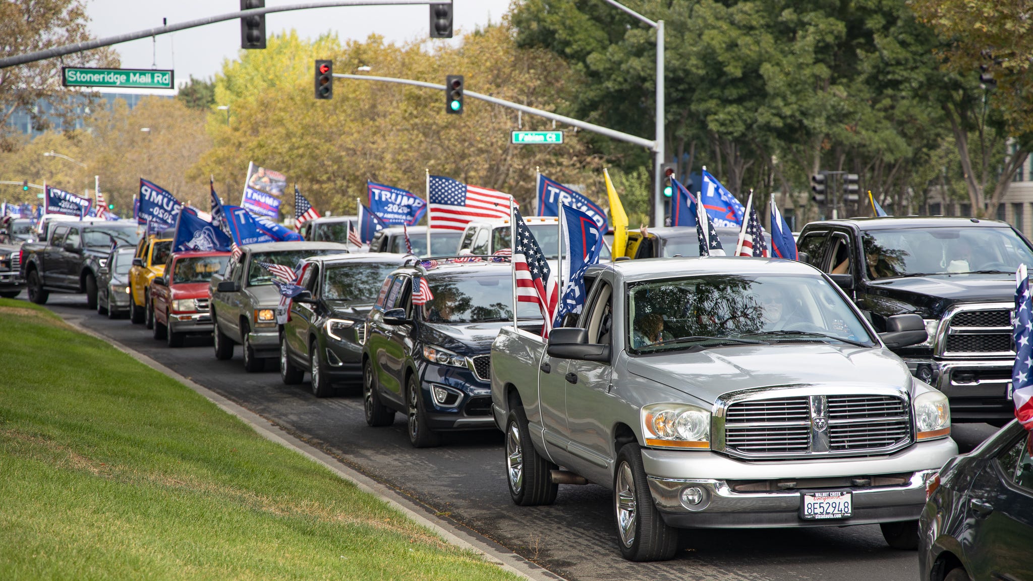 Thousands show up for Bay Area truck rally in support of President Trump