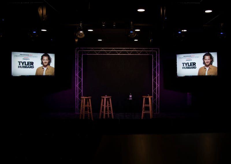 Tyler Hubbard at Froggy