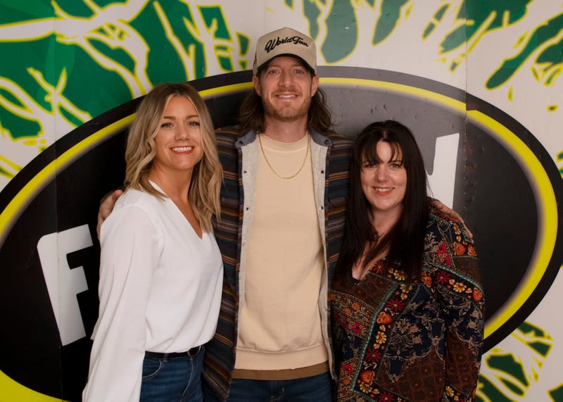 Tyler Hubbard at Froggy