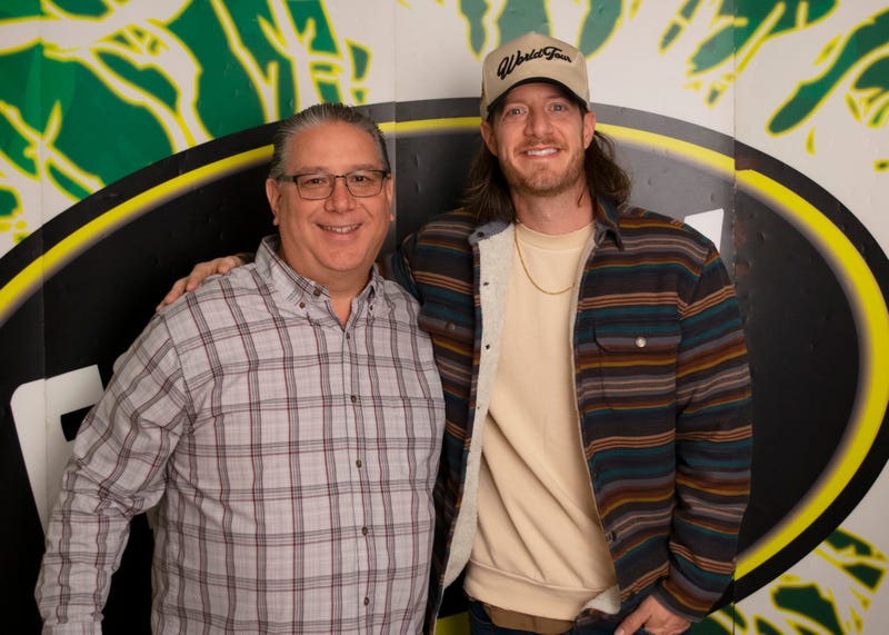 Tyler Hubbard at Froggy