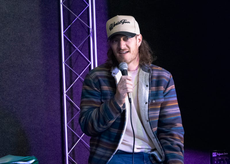 Tyler Hubbard at Froggy