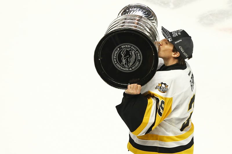 Marc-Andre Fleury kissing Stanley Cup