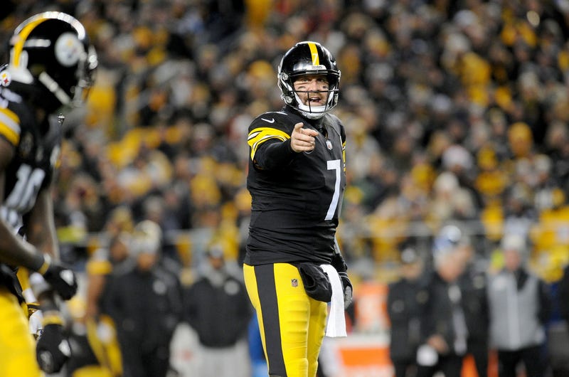 Ben Roethlisberger pointing