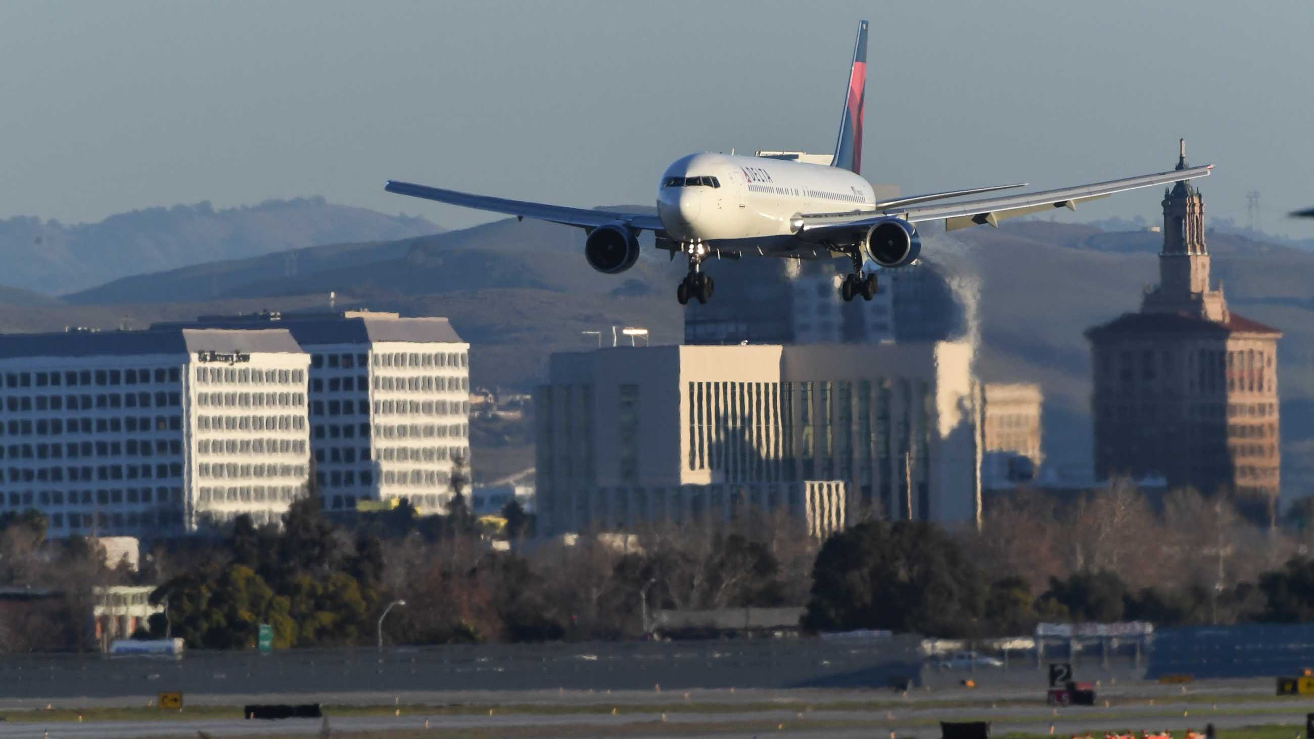 San Jose airport encampment residents scramble as city starts clearing out
