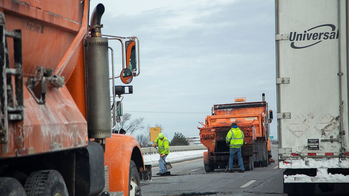 That's the way the concrete crumbles: 'Super pothole' on I-696 causes flat tires on nearly a dozen vehicles in Oakland County