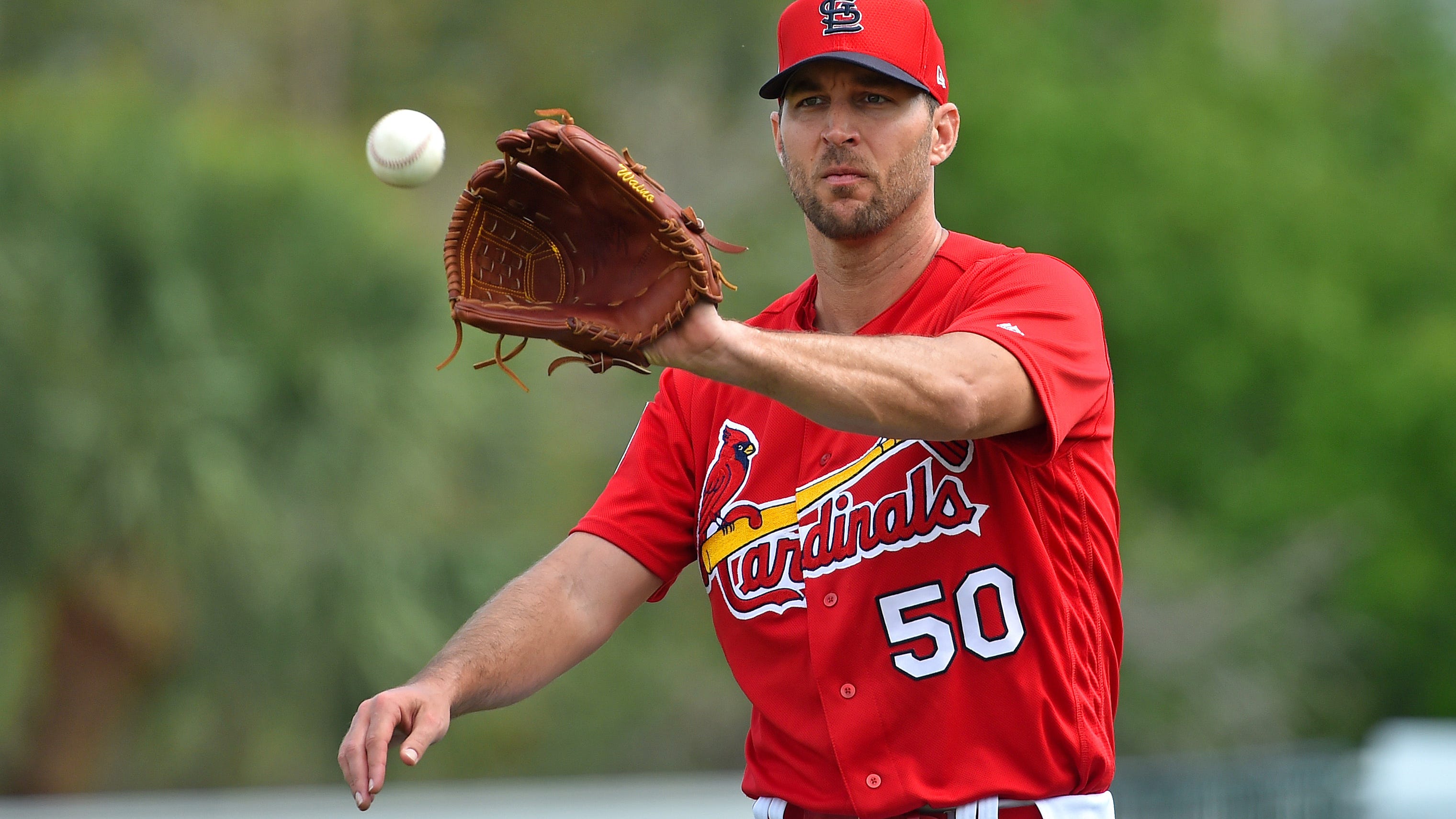 LISTEN: Wainwright names 3 Cardinals pitchers he's most anxious to see at Spring Training