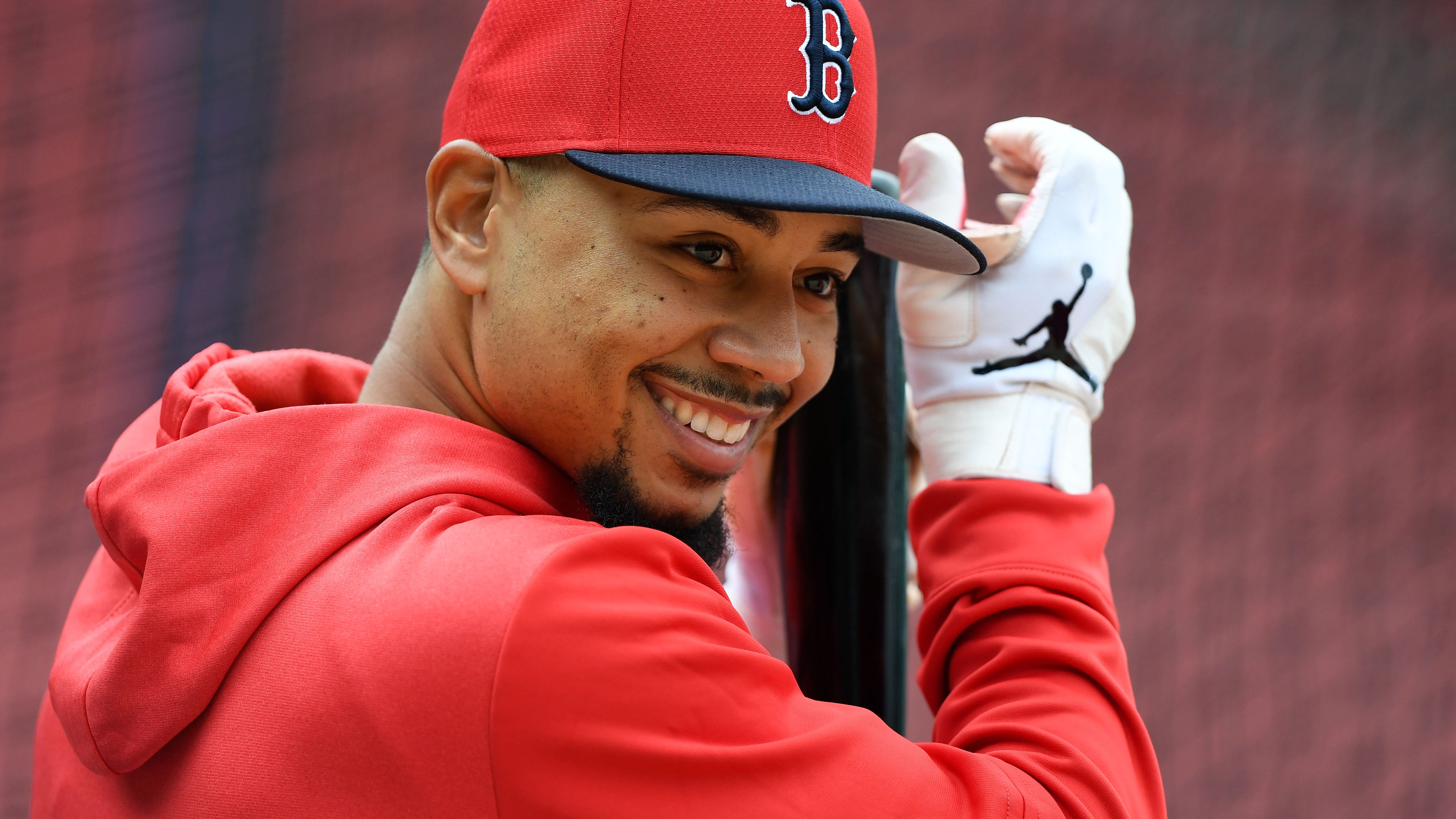 MLB Trade Rumors: League Executives Think Red Sox Will Keep Mookie Betts