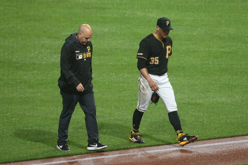 Kela walks off field with trainer
