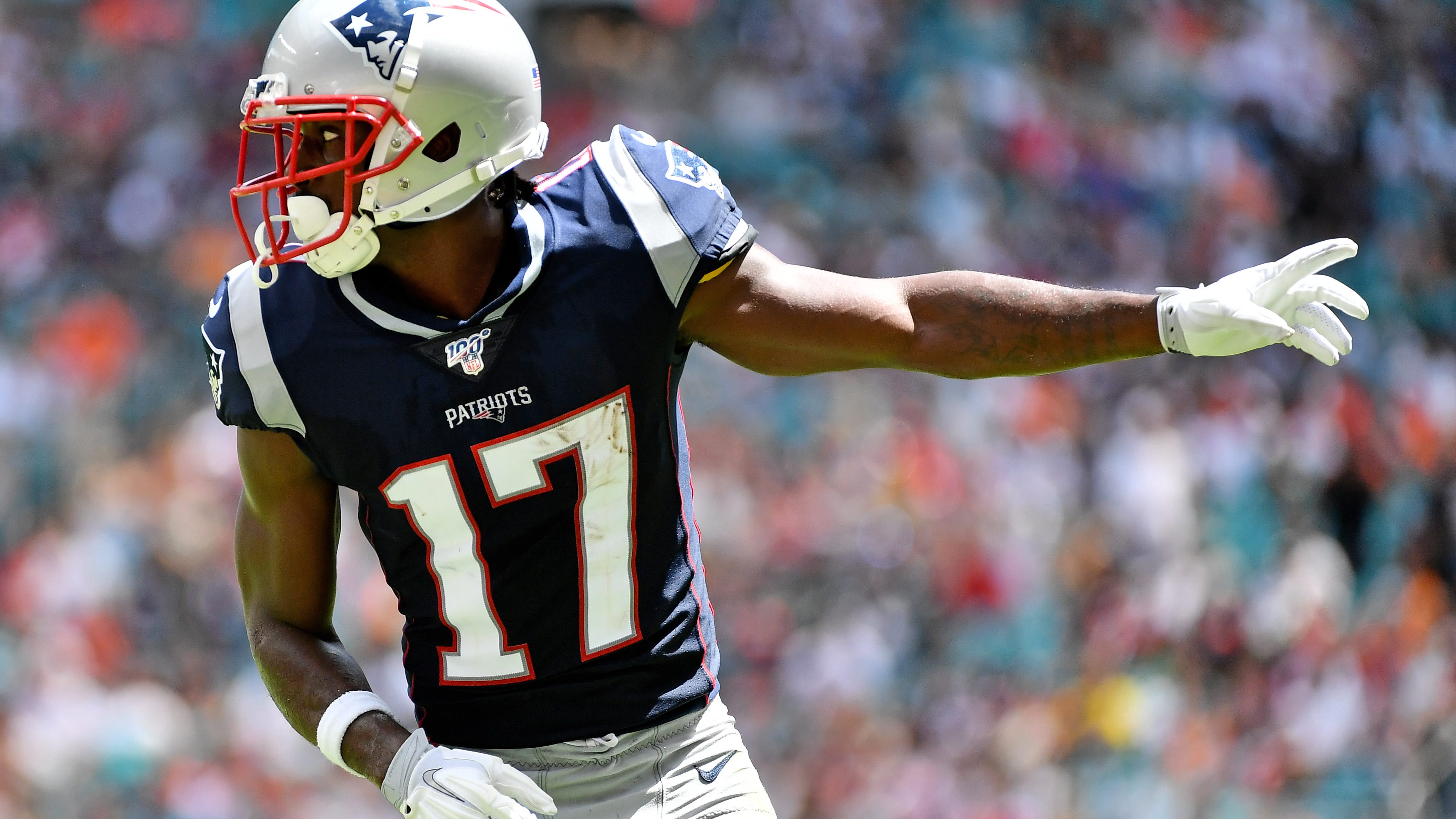 Antonio Brown could be back in the NFL soon, should Eagles consider?
