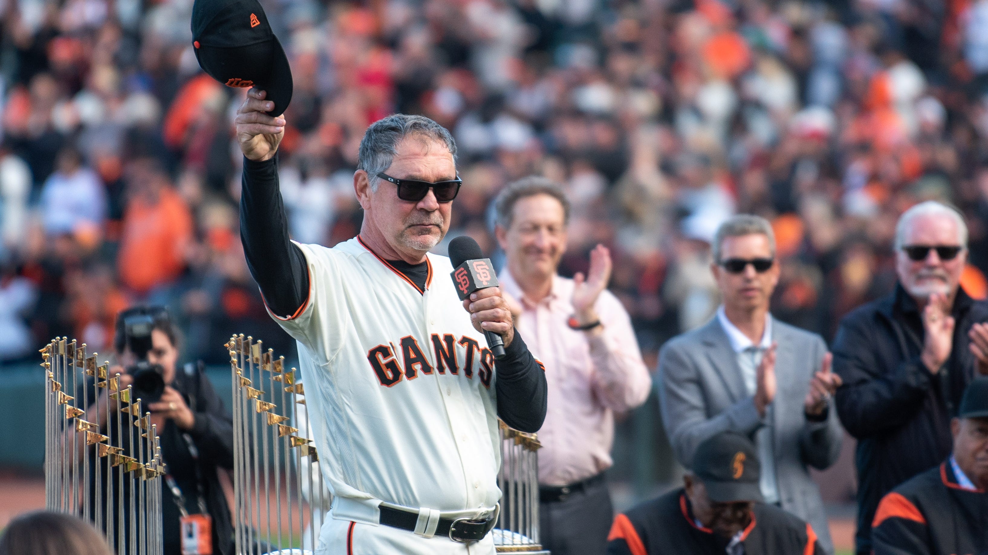 Texas Rangers hire Bruce Bochy as manager, replacing Chris Woodward