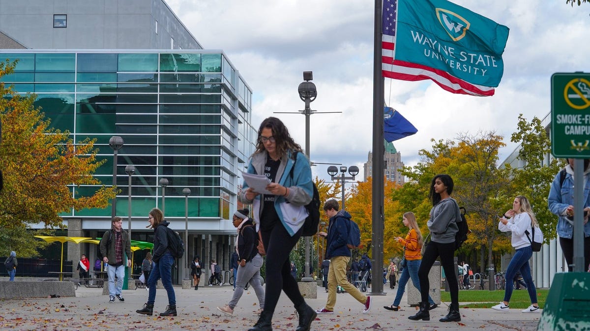 1 man in police custody after allegedly hugging, groping four WSU students