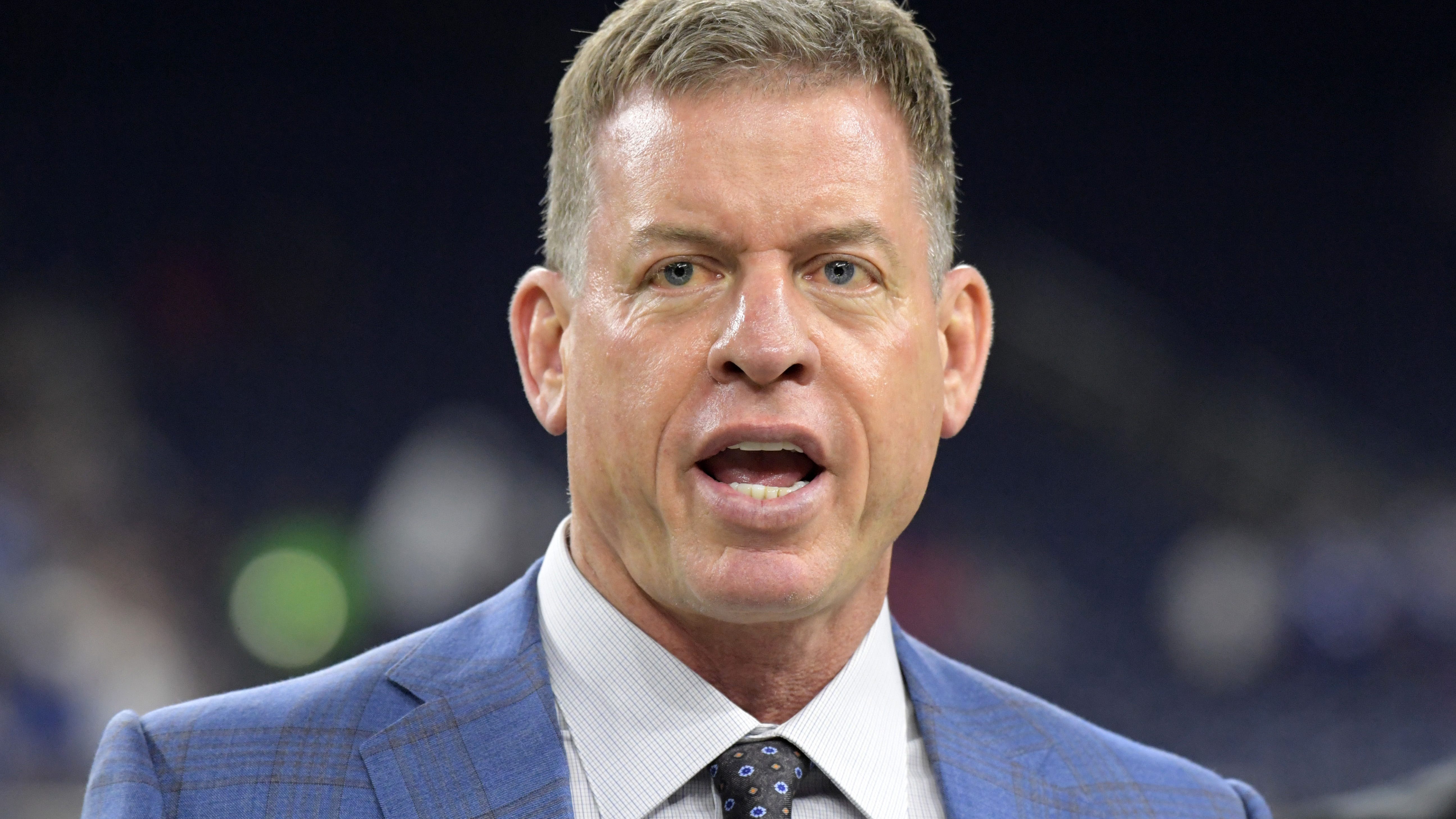 Troy Aikman ripped by social media for 'chauvinist' remark on MNF