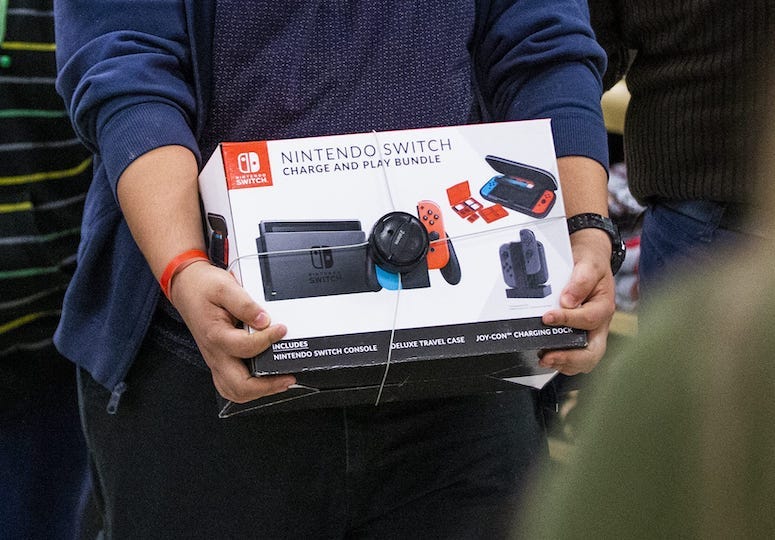 Nintendo Switch, Box