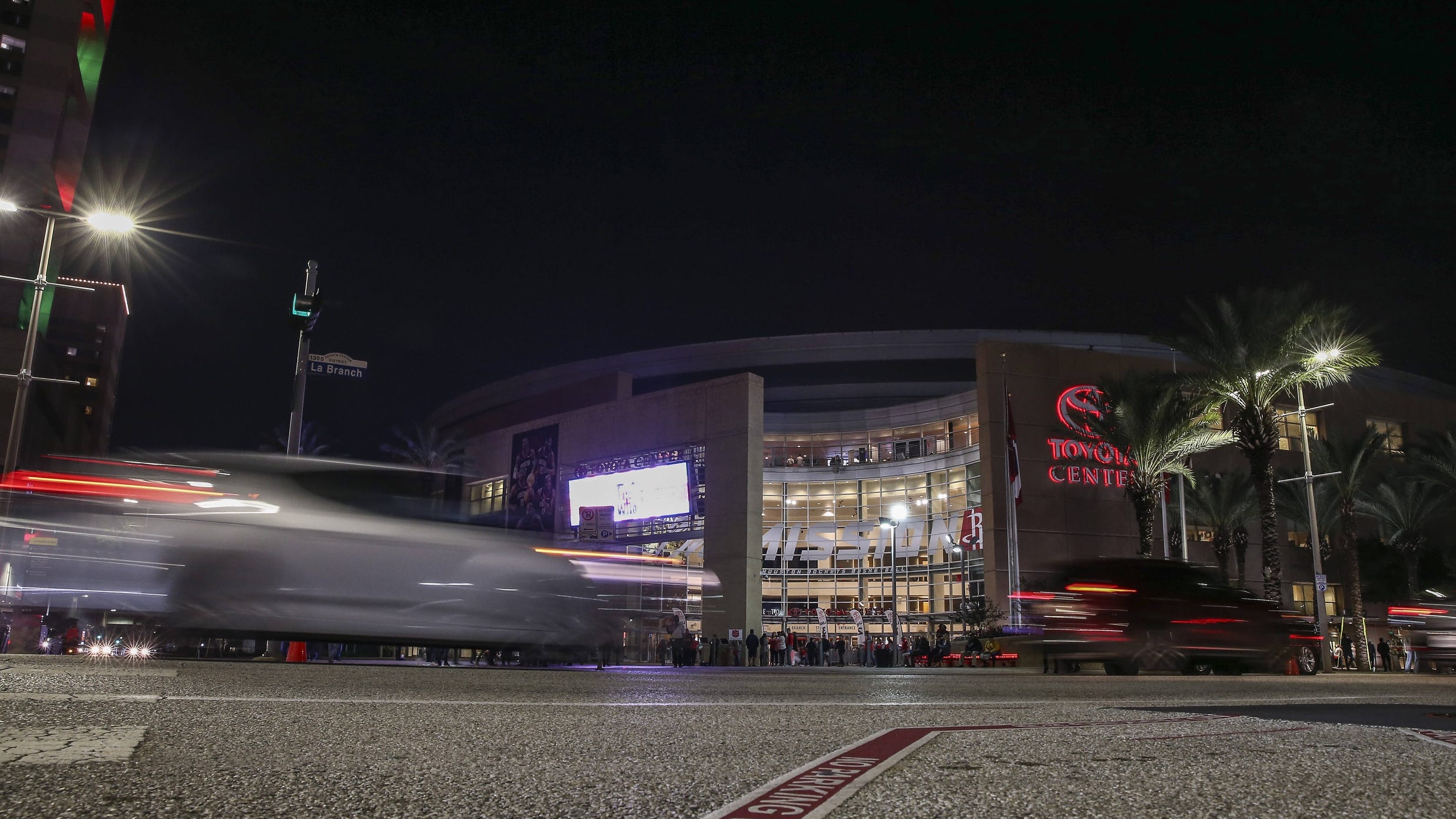 NBA postpones Friday’s Mavericks-Rockets game at Toyota Center after power outages in Houston