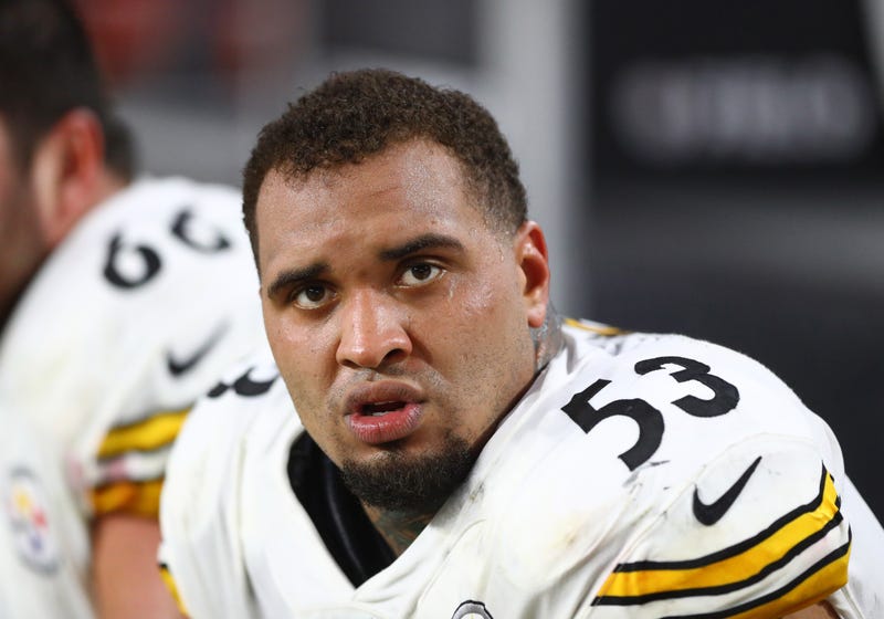 Pouncey looking up