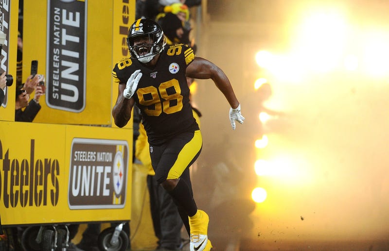 Pittsburgh Steelers linebacker Vince Williams (98) is introduced before playing the Buffalo Bills at Heinz Field.