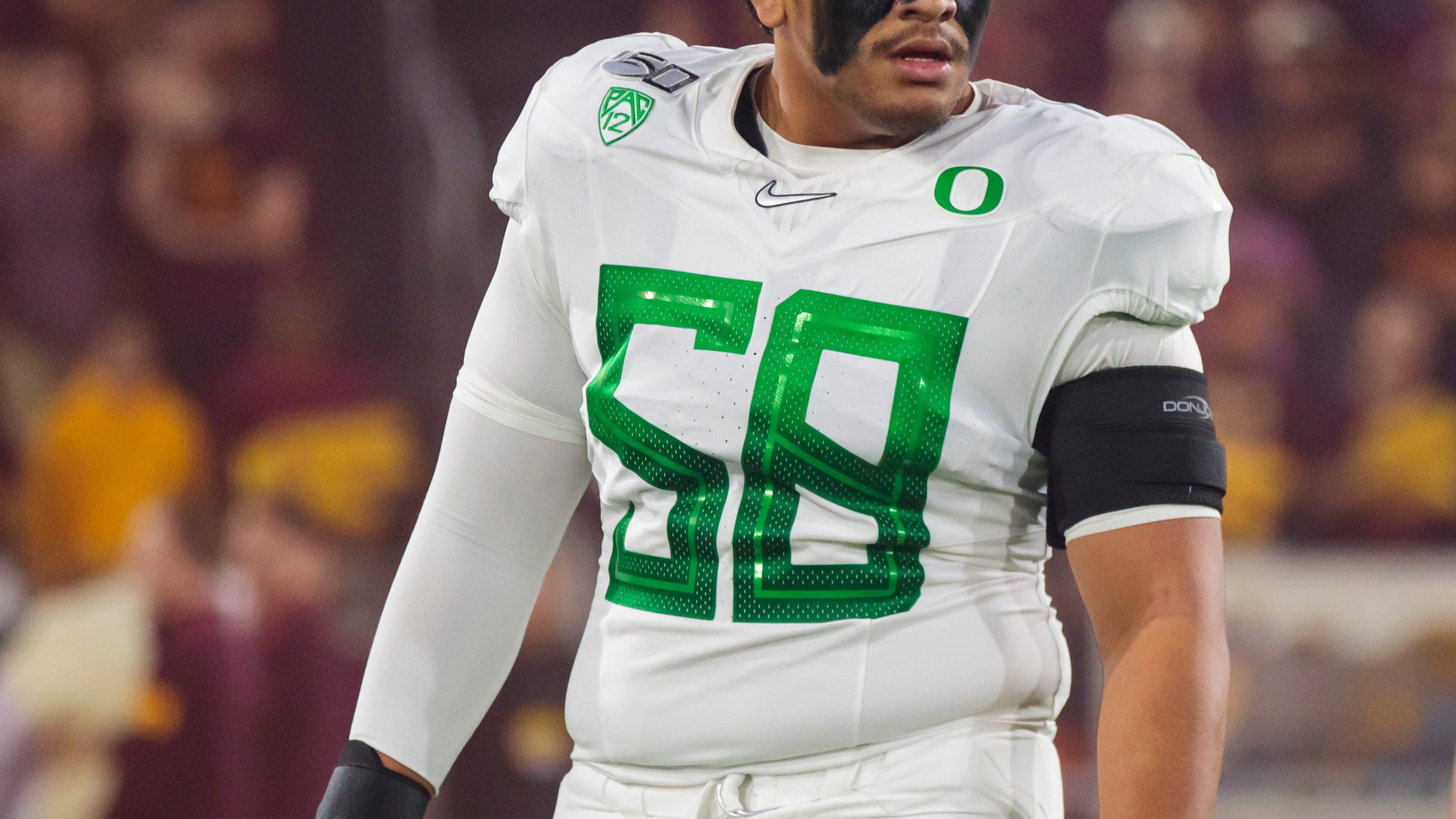 NFL Insider: Cowboys Want Penei Sewell and The Joneses Love Zaven Collins