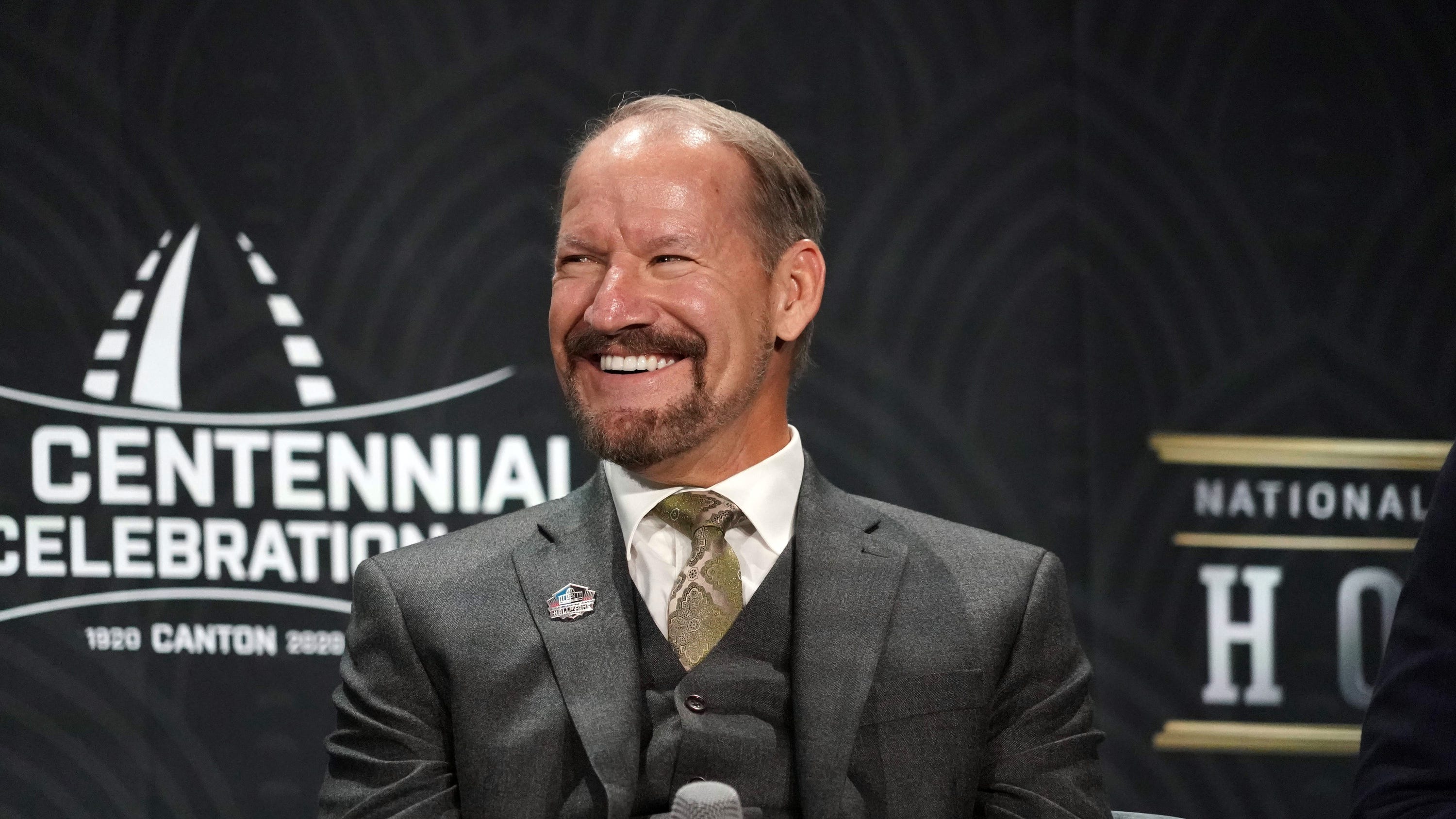 Cowher says he and Tomlin haven't had much communication