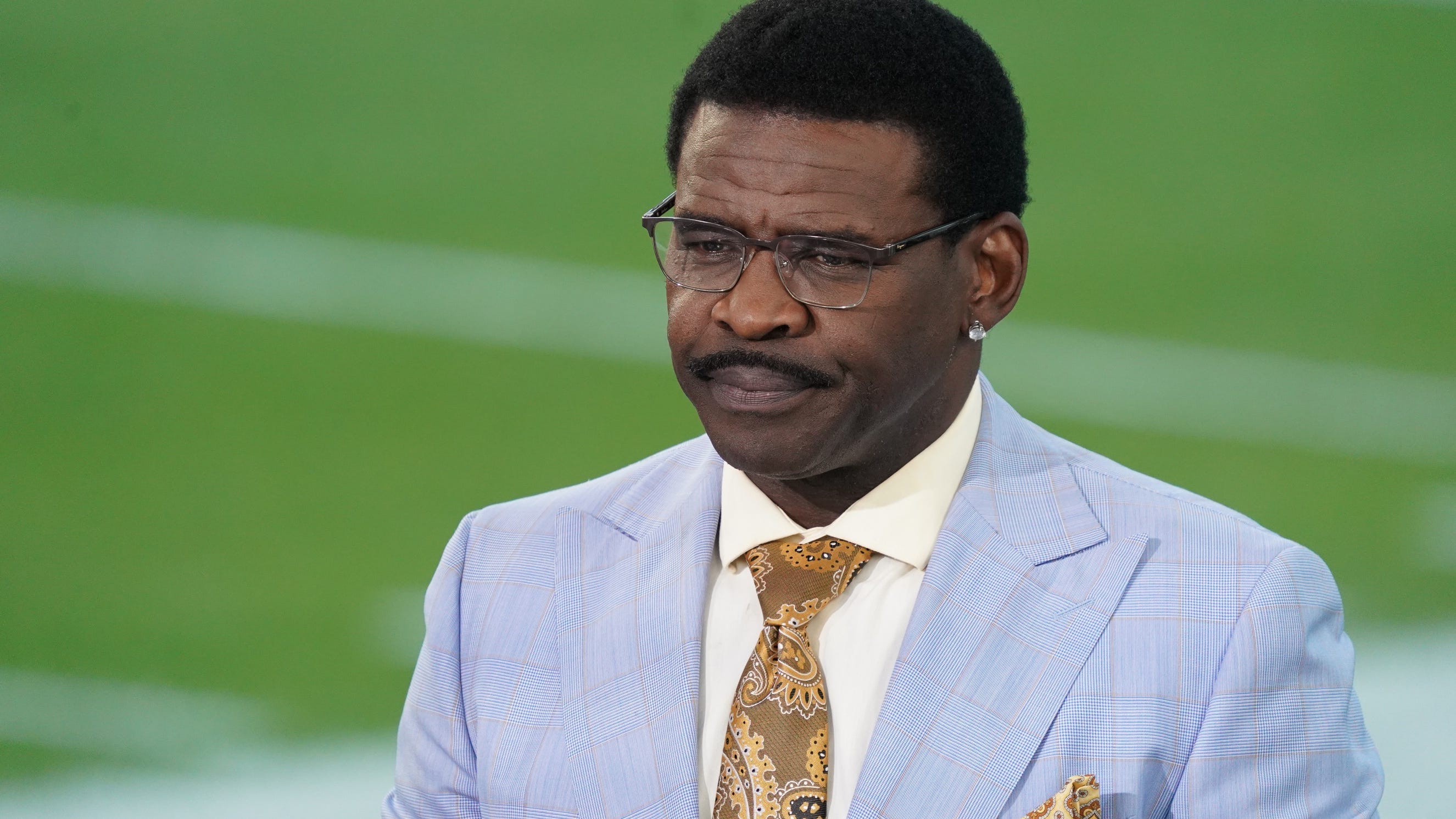 Report: Michael Irvin sues misconduct accuser, Marriott for $100 million