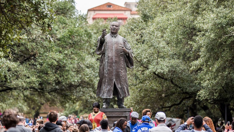Martin Luther King statue on UT campus