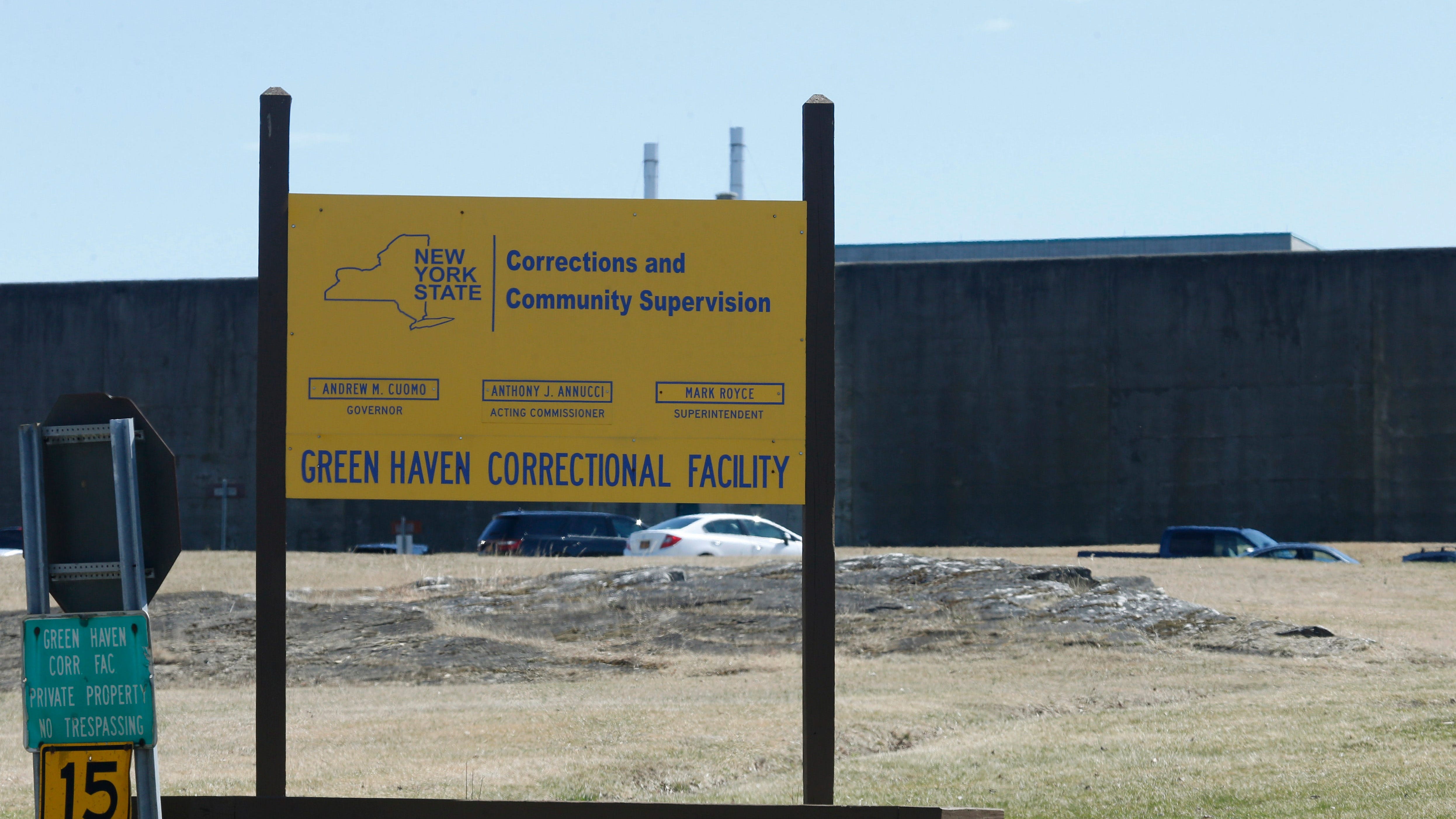 Former correction officer pleads guilty to beating up inmate at NYS prison