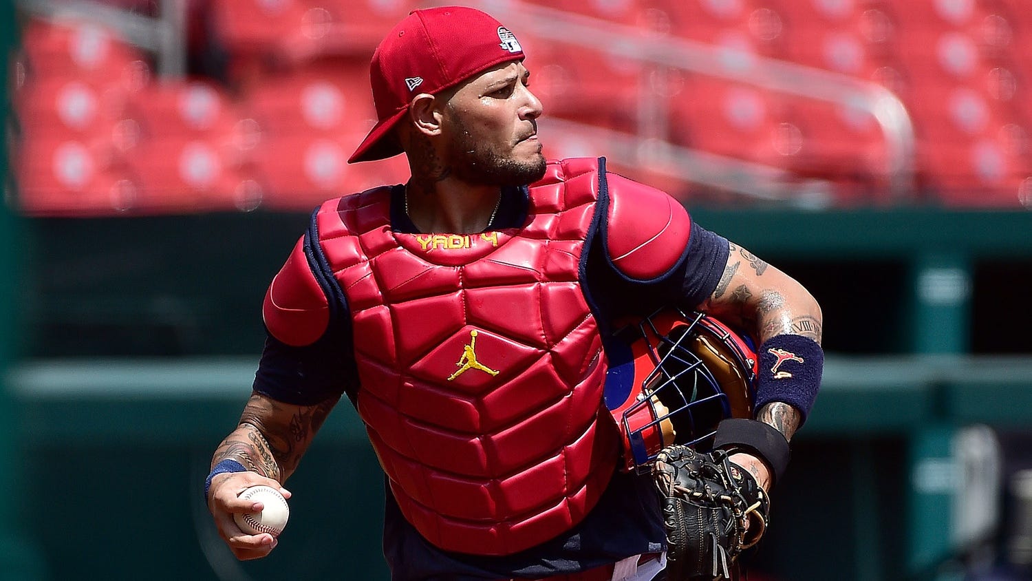 'You're out': Cardinals pitcher successfully predicts Yadi throwing out runner [ WATCH ]