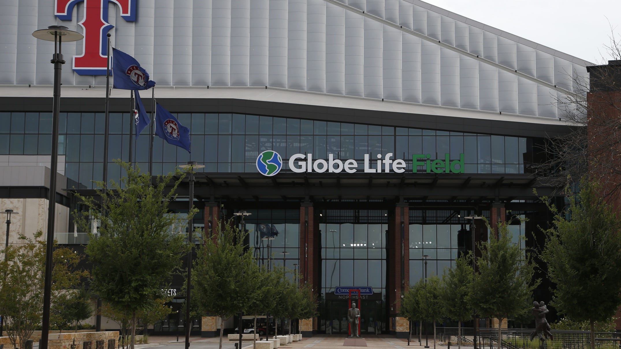 Rangers loosen rules on outside food, water brought into Globe Life Field