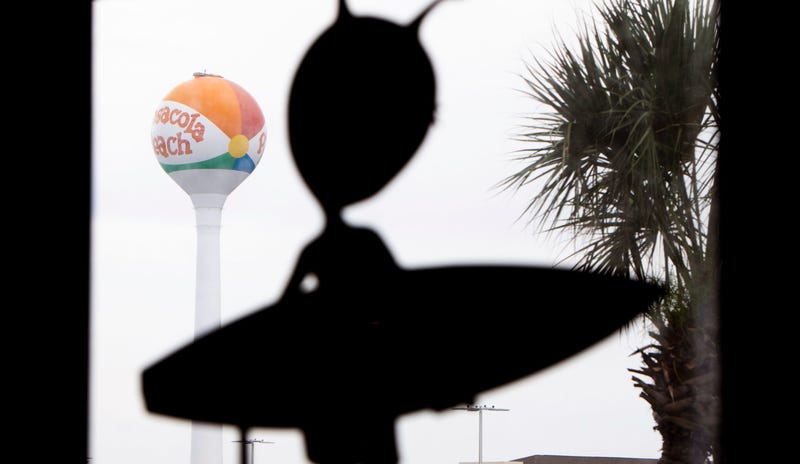 Drivers report a UFO sighting on I-76