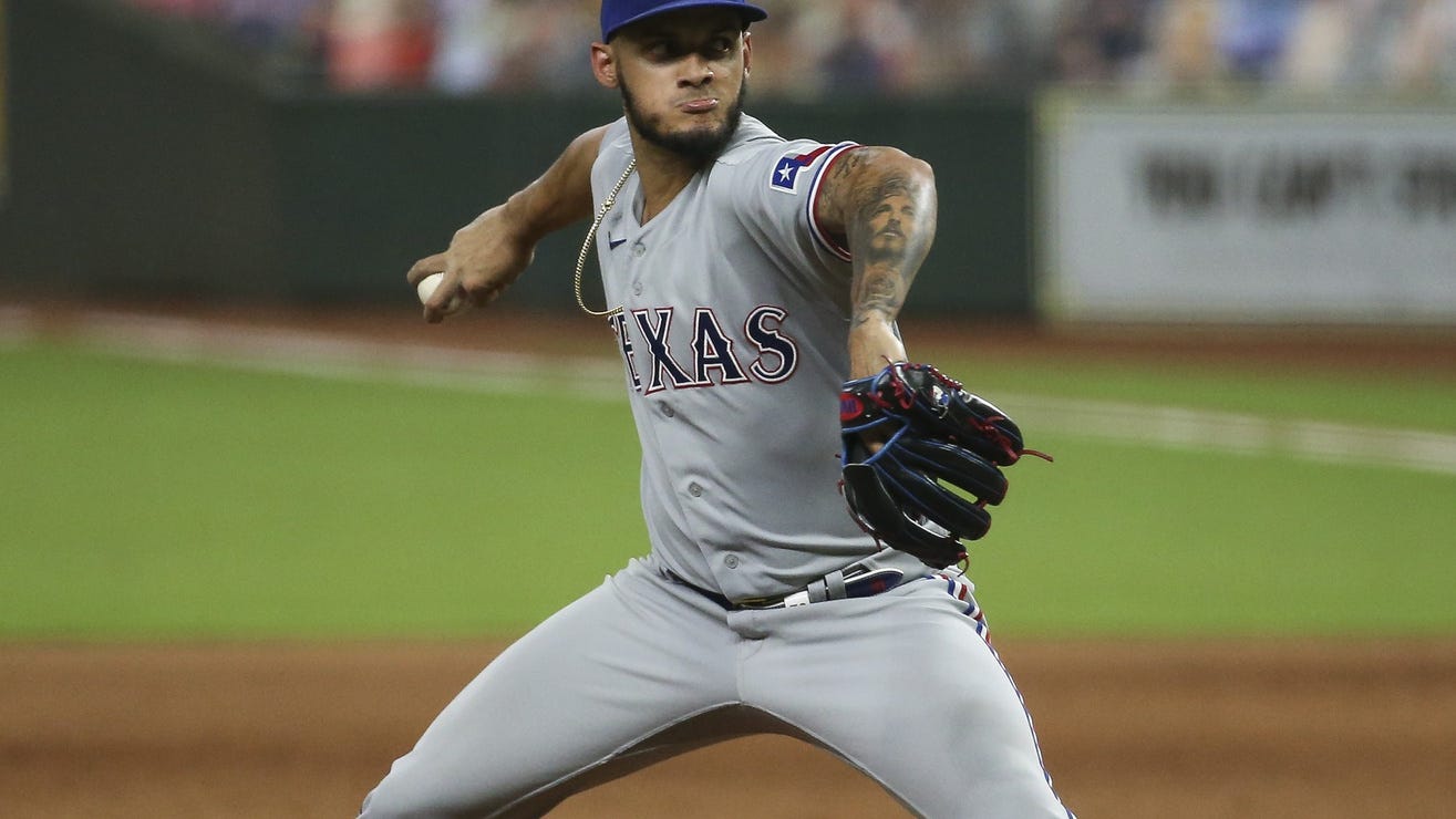 Rangers RHP Jonathan Hernandez suffers UCL sprain