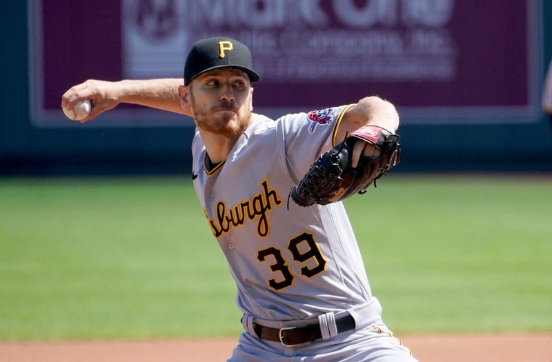 Chad Kuhl pitching
