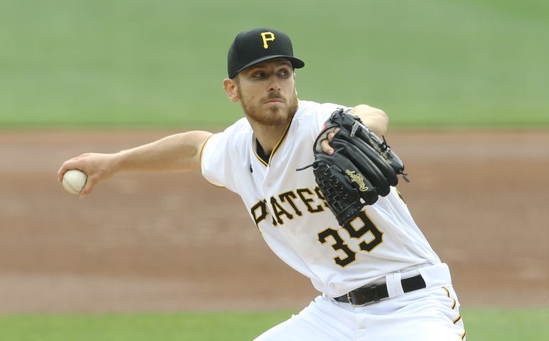 Chad Kuhl pitching