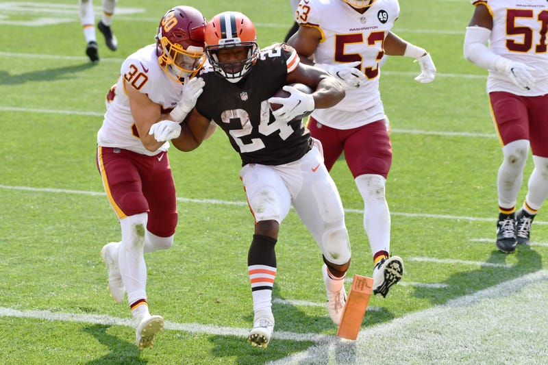 Cleveland Browns running back Nick Chubb scores a touchdown against the Washington Football Team