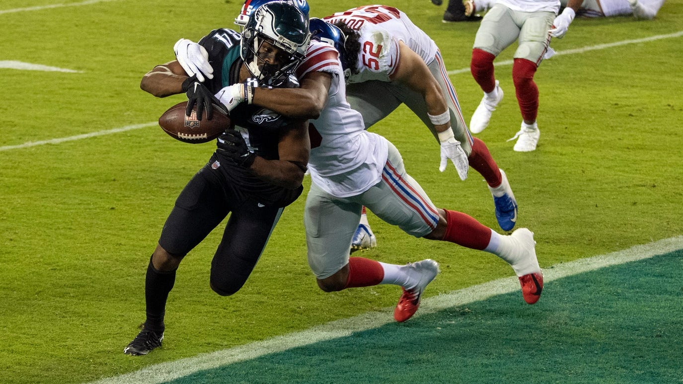 Eagles rally to stun Giants