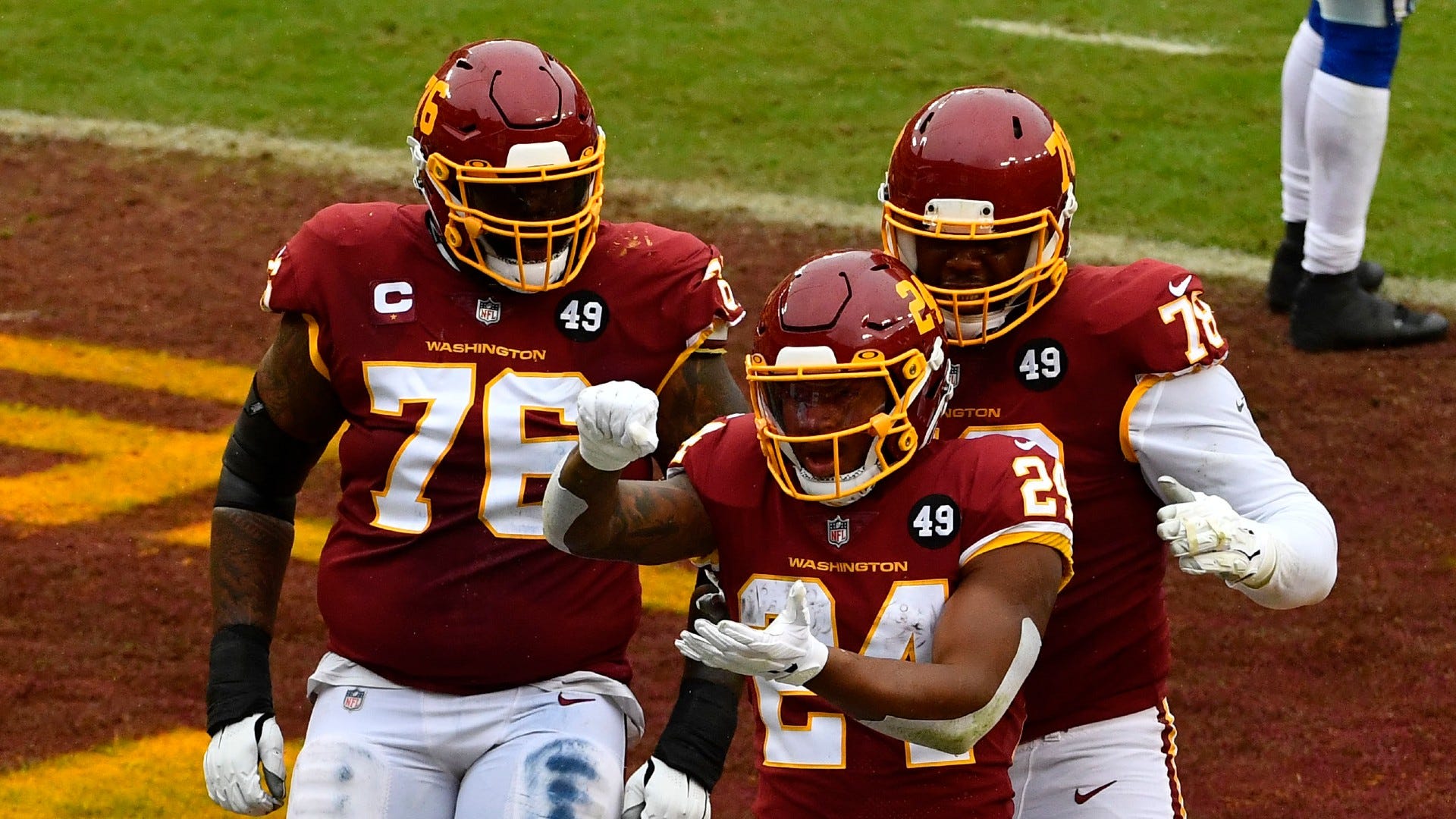 Watch: Washington torches sorry Dallas defense in 1st half