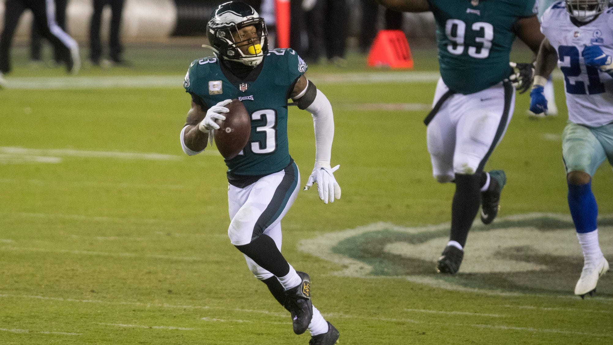Eagles eke out 'pitiful' win over Dallas
