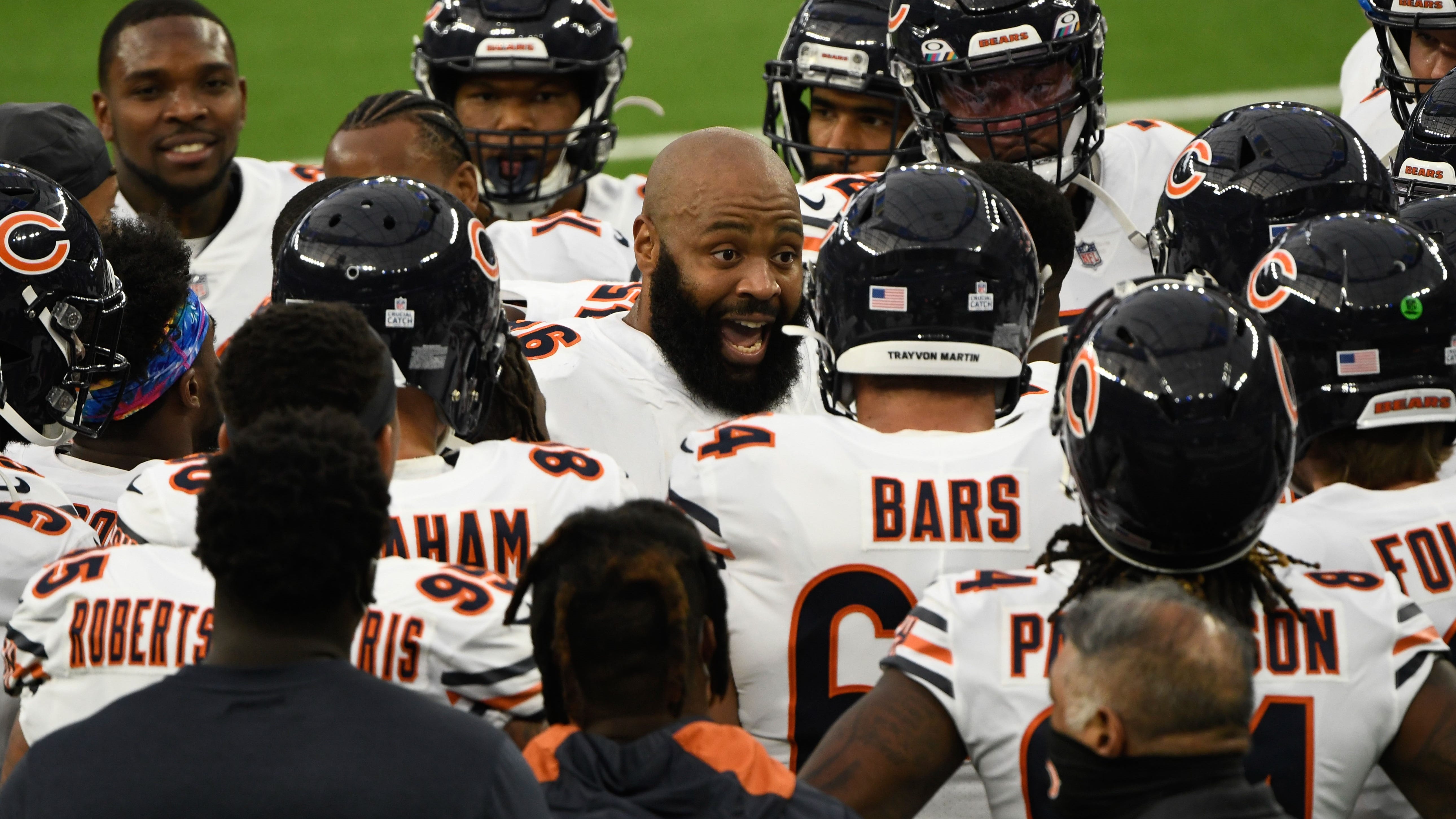 Bears star defensive lineman Akiem Hicks returns to practice after exiting Tuesday
