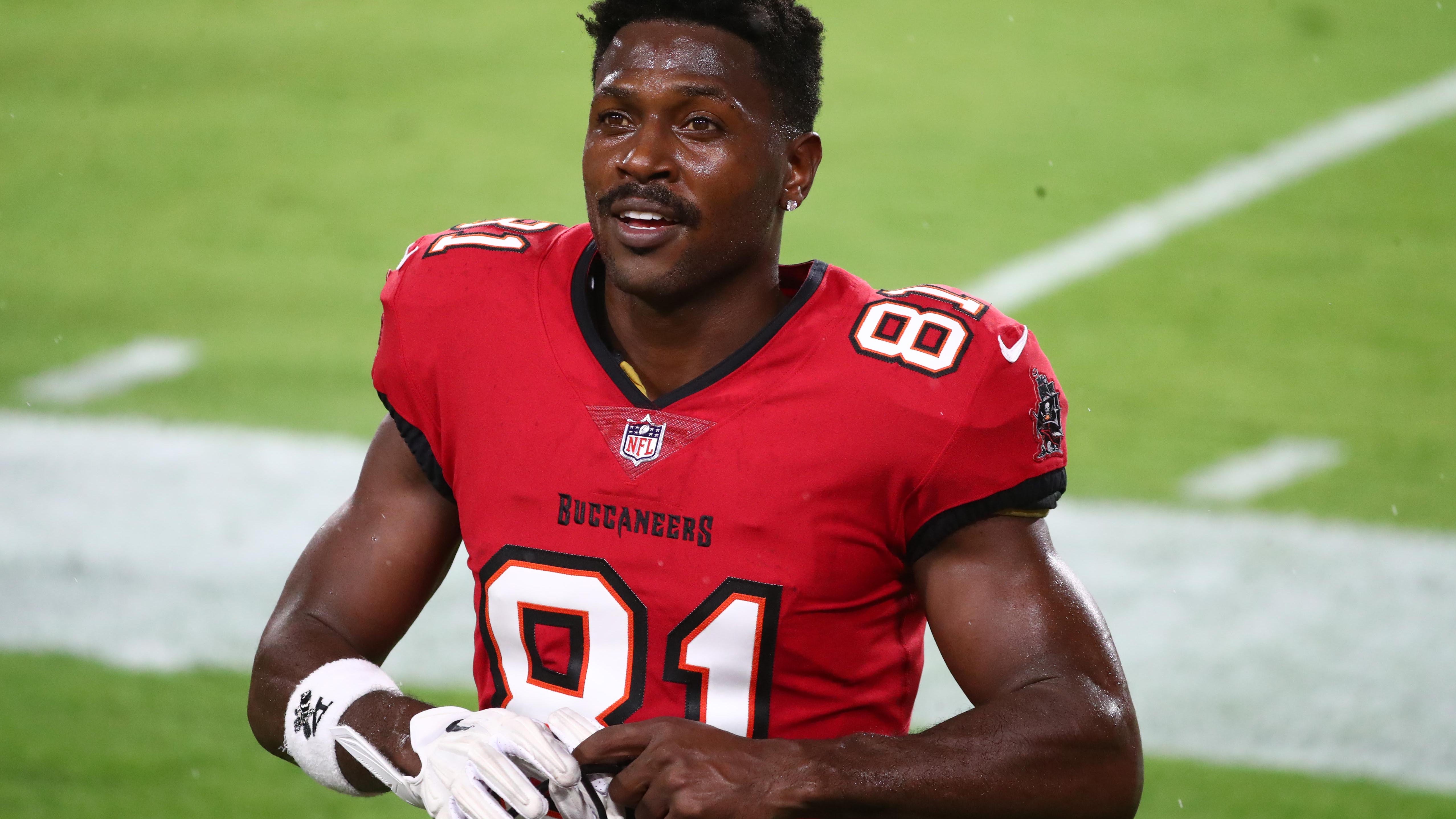 Bucs coach calls Antonio Brown 'model citizen' after troubling report