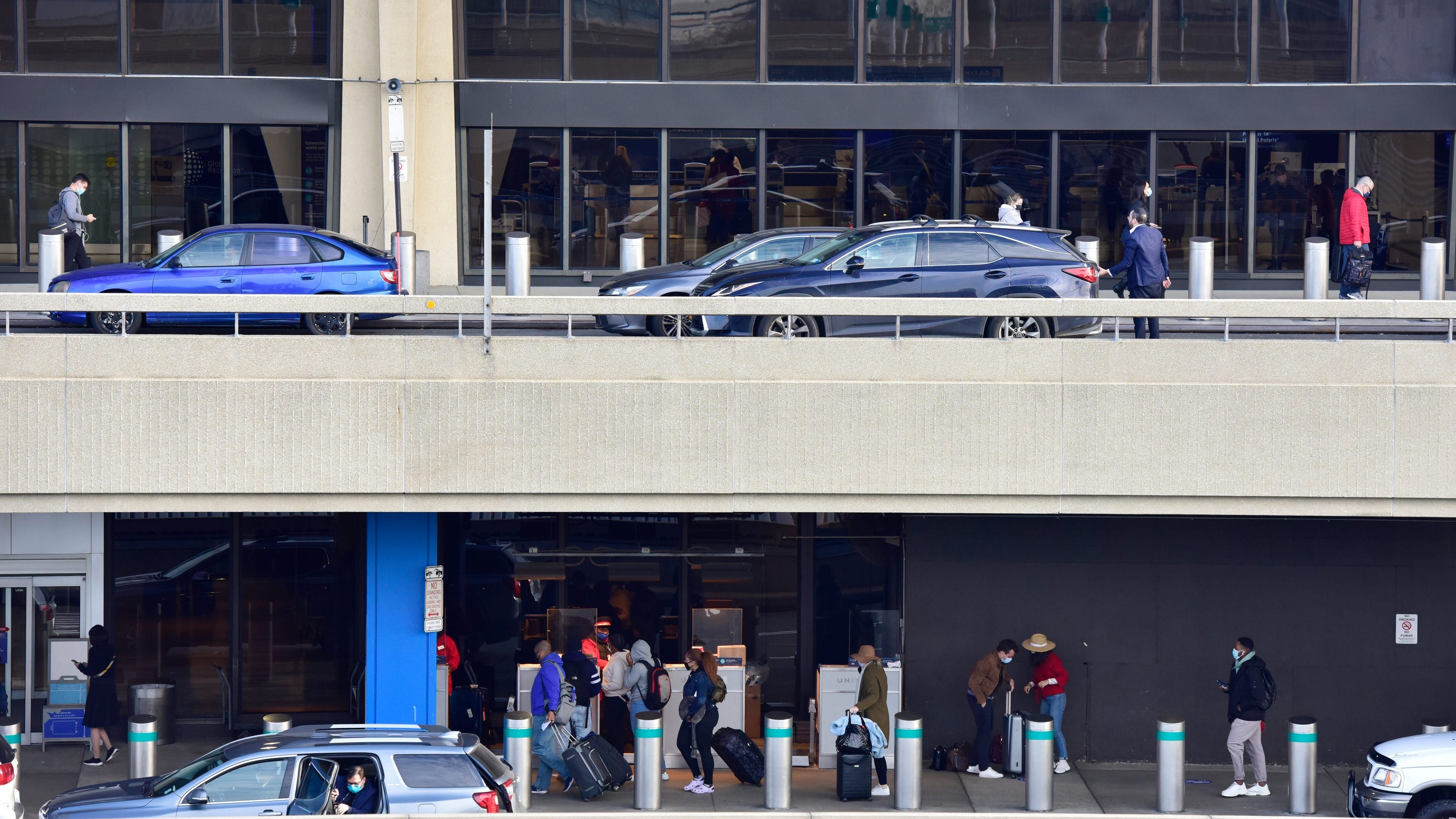 Security breach rattles passengers at Newark Liberty International Airport
