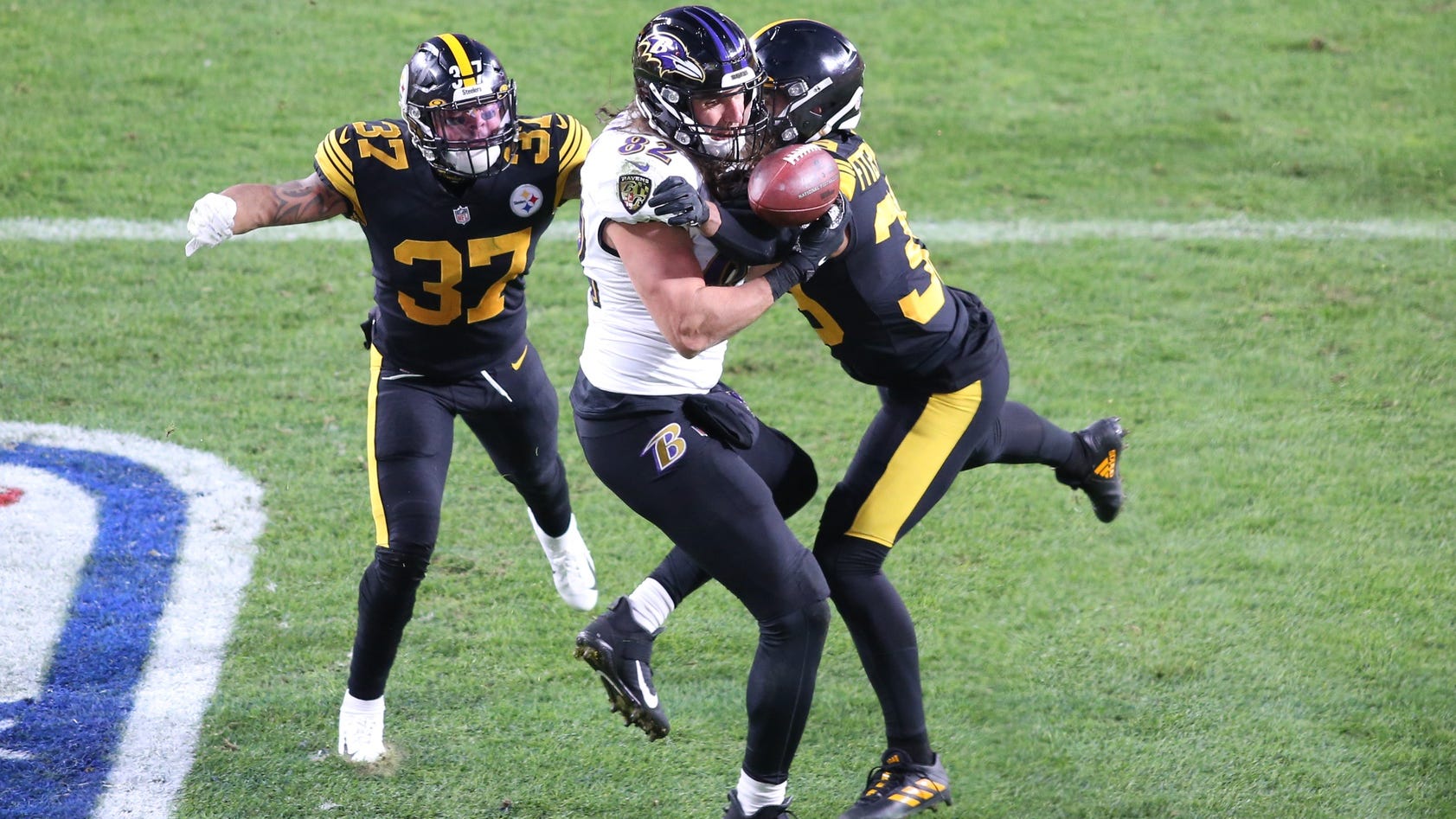 Steelers hold on for win over depleted Ravens