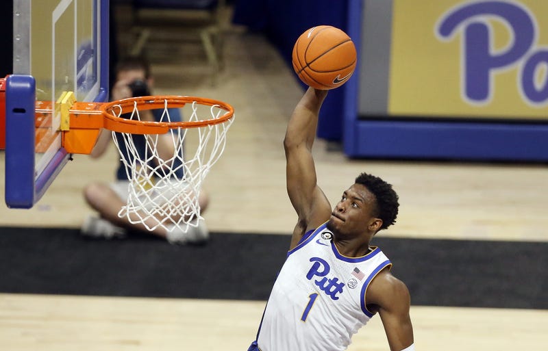 Xavier Johnson dunk