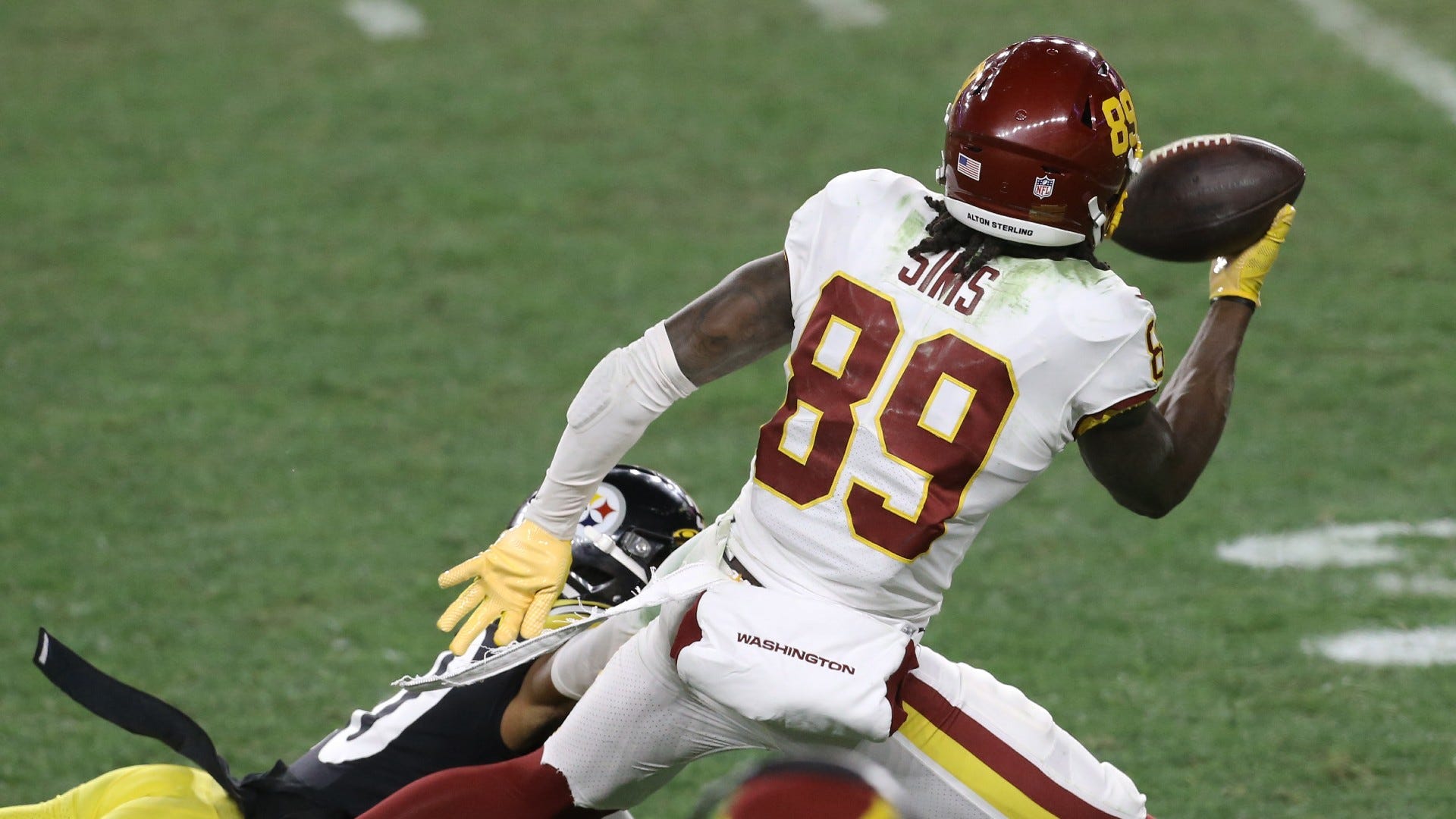 WATCH: Cam Sims' one-handed catch sets up game-winning field goal