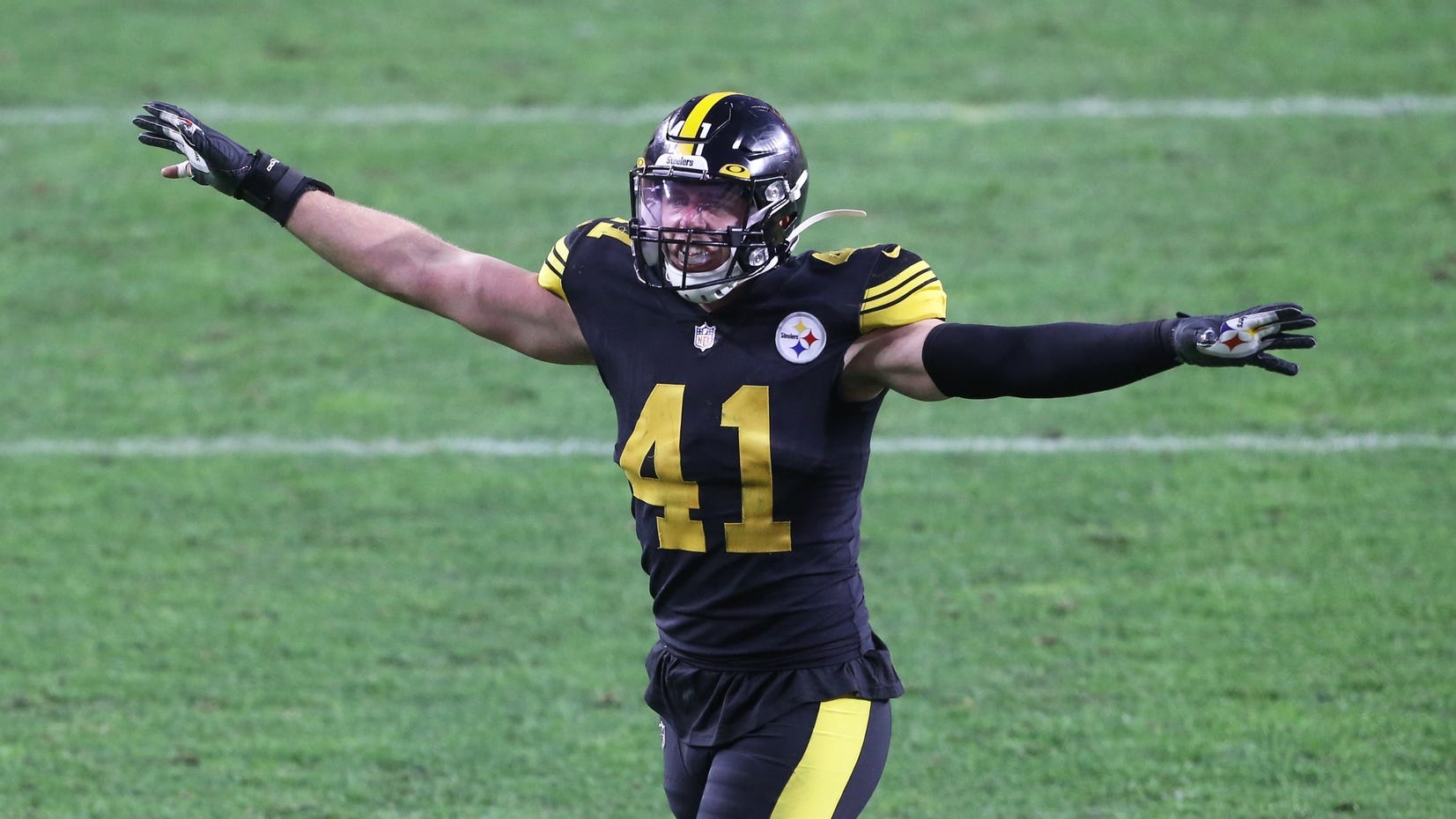 Spillane gets chance to start alongside Bush