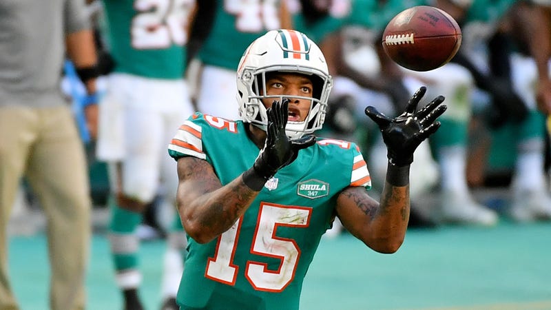 Lynn Bowden Jr. catches a pass against the Chiefs.