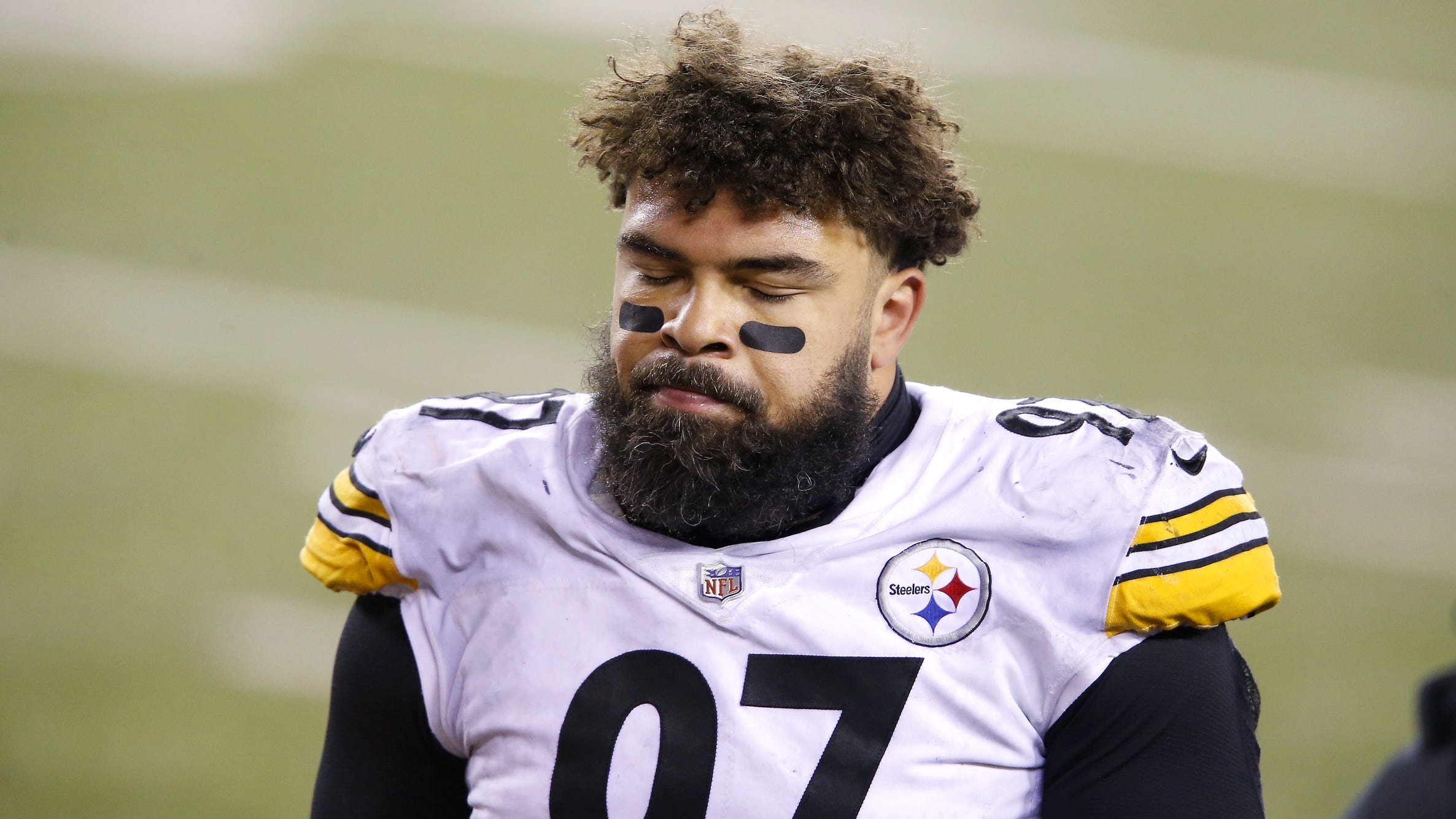 Cam Heyward tells Devin Bush to "calm down" on Twitter