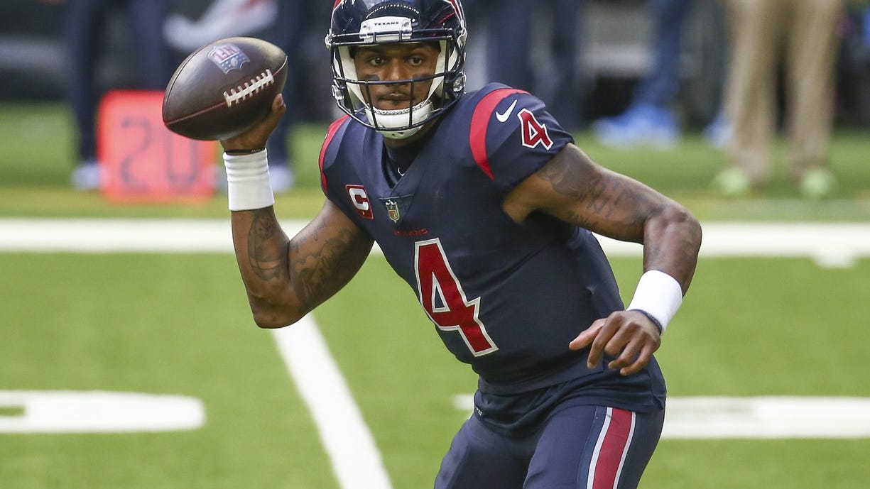 Deshaun Watson questions why reporters keep filming him at Texans training camp