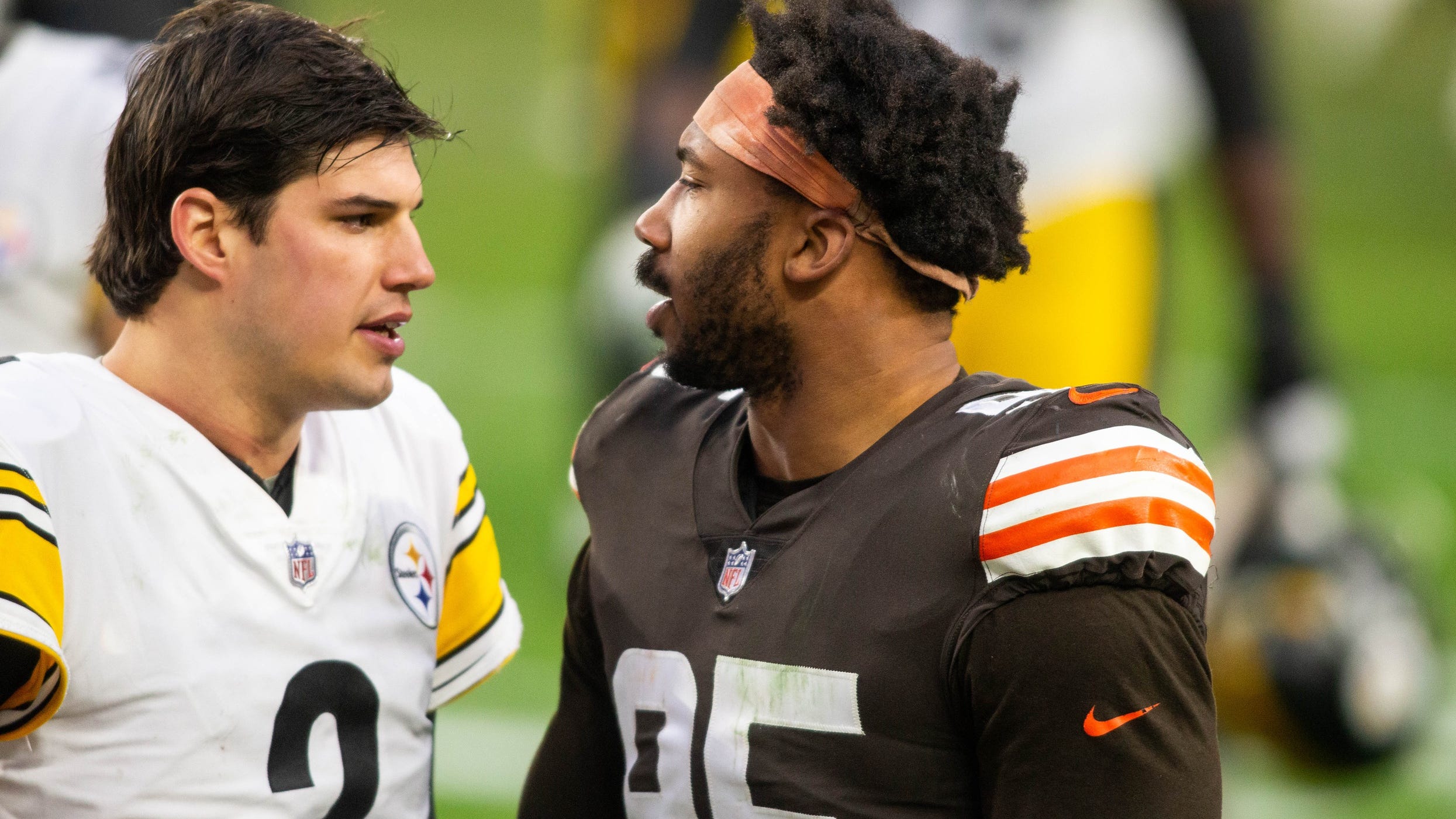 Steelers sign QB Rudolph to an extension
