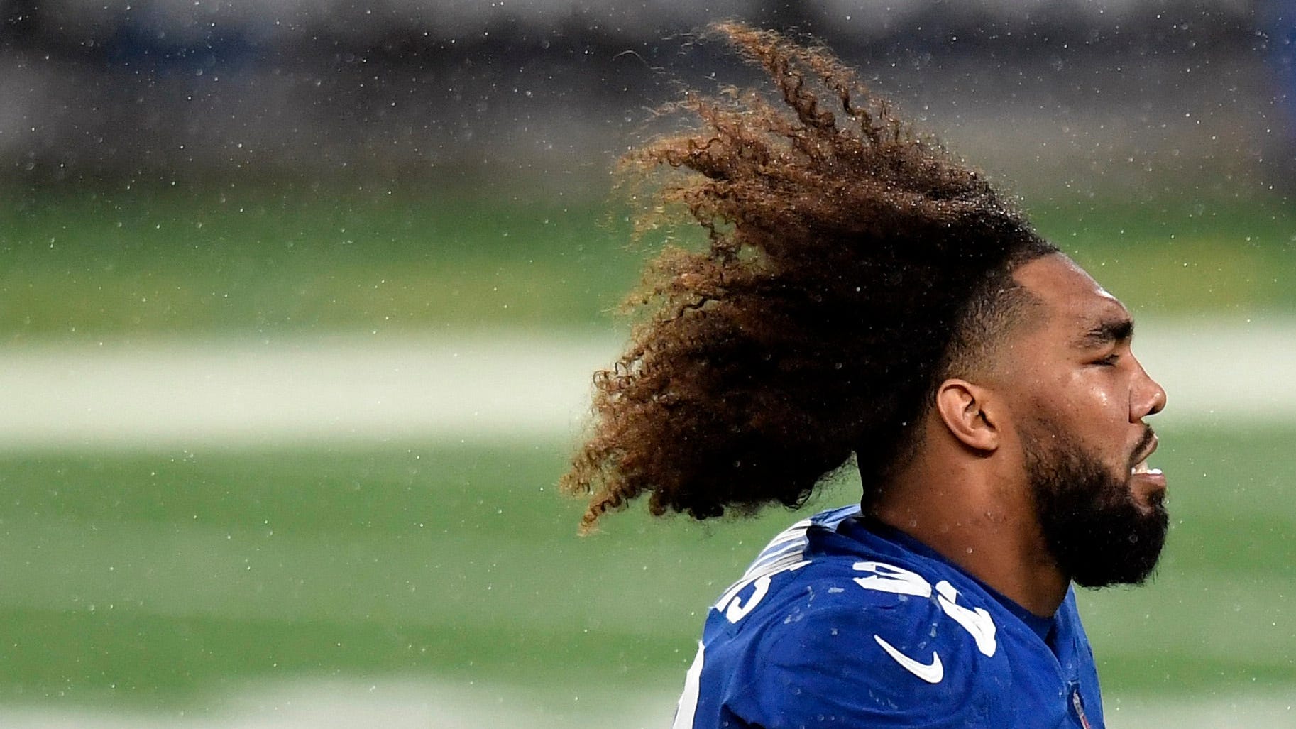 Leonard Williams catches his first tuna and eats its beating heart