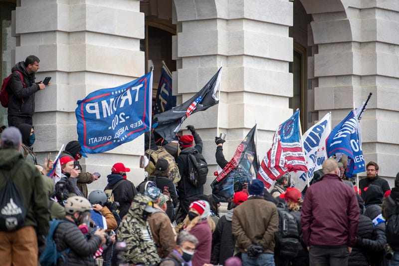 Federal authorities charge Chicago police officer involved in US Capitol riot