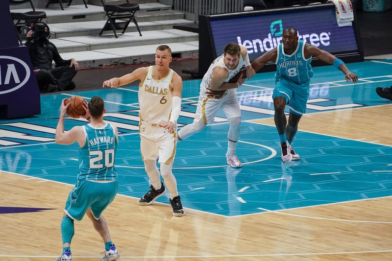 Dallas Mavericks at Charlotte Hornets