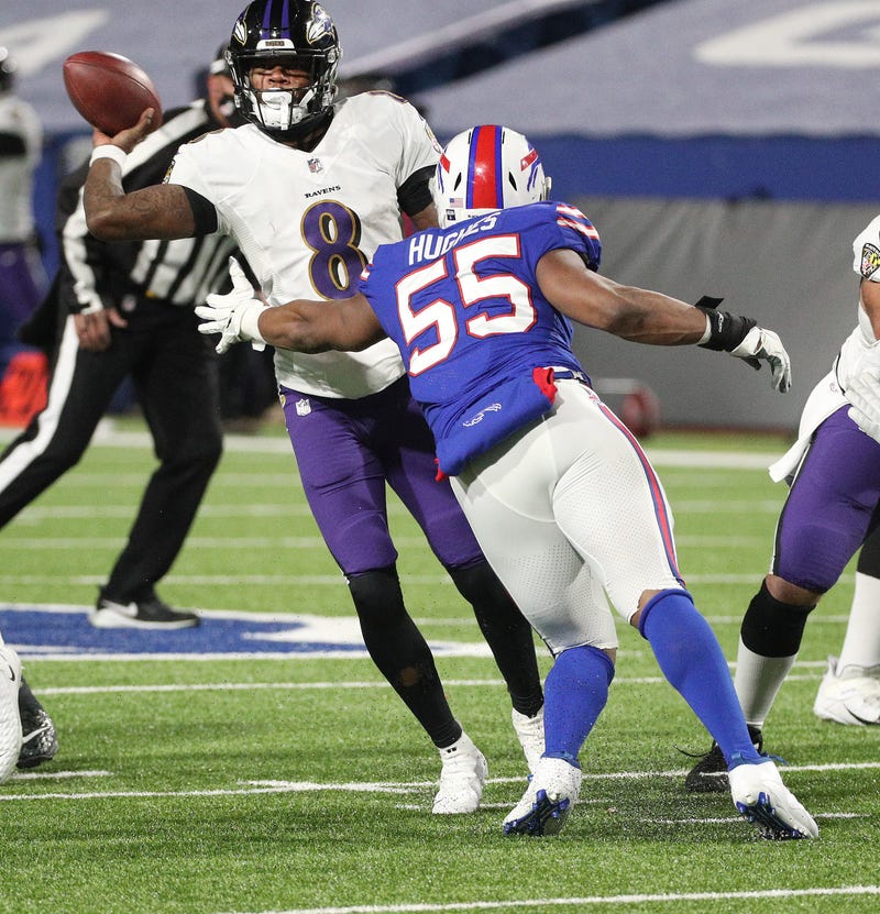 Lamar Jackson facing the pass rush